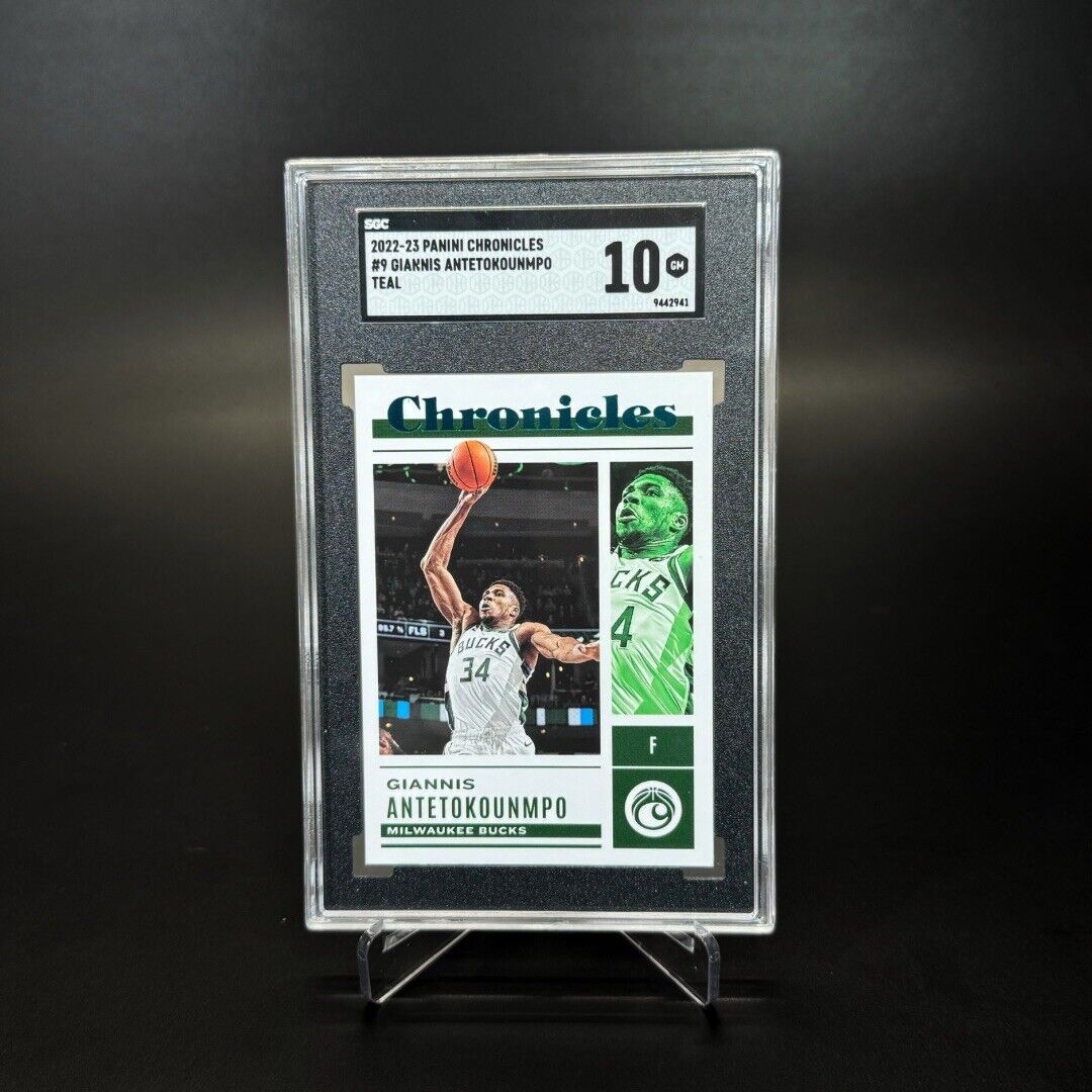 2022-23 Panini Chronicles Giannis Antetokounmpo Teal SGC 10 NBA RARE Card Bucks